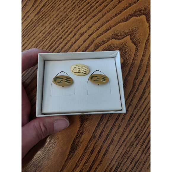 Princess Cruise Line Officers Tie Tack and Cufflinks Sea Witch Logo Goldtone - Picture 2 of 6